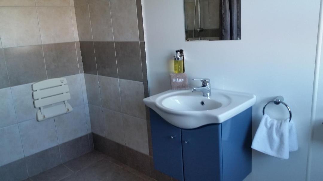 Photo of Bathroom in National Park Village