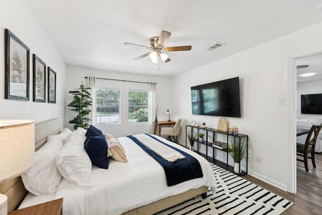 Photo of Bedroom in Farmers Branch