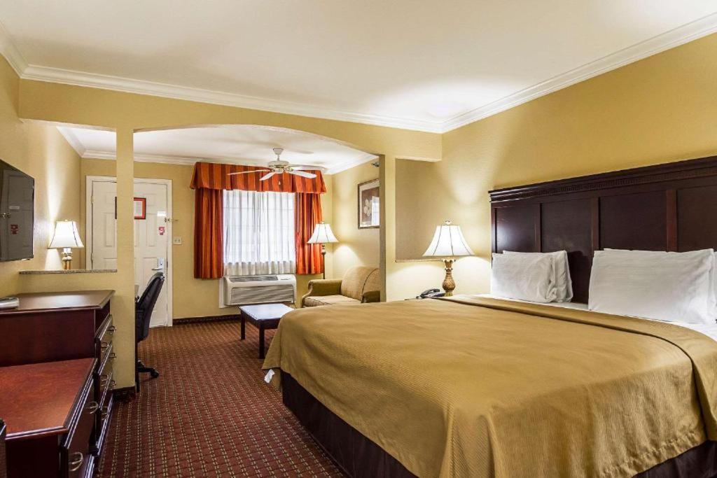 Photo of Bedroom in Bryant