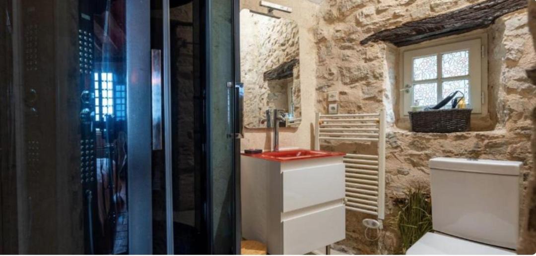 Photo of Bathroom in Sainte-Suzanne-and-Chammes