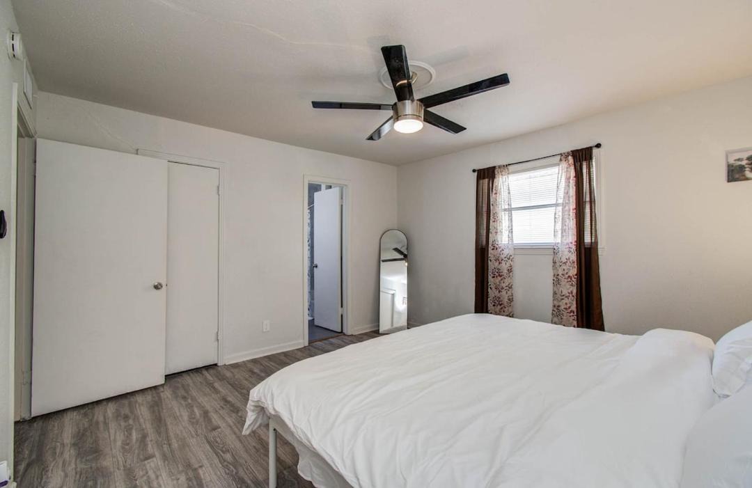 Photo of Bedroom in Hyde Park