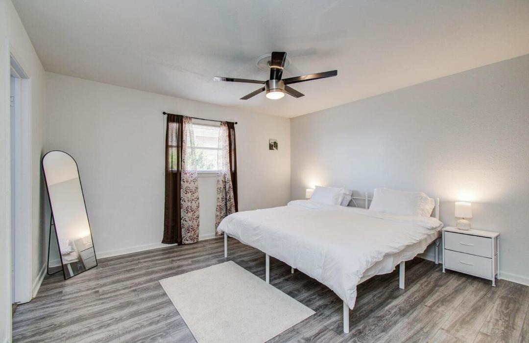 Photo of Bedroom in Hyde Park