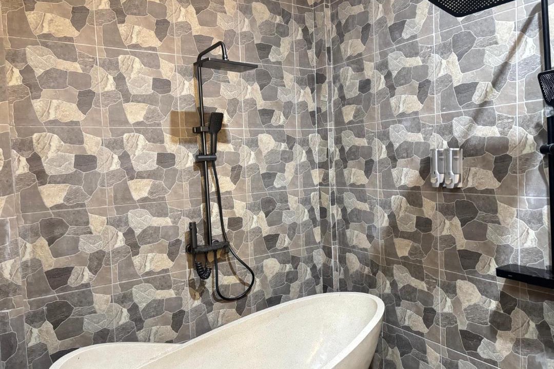 Photo of Bathroom in Petulu