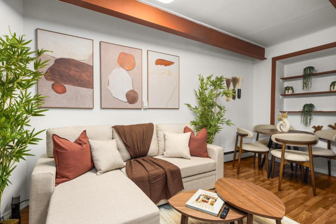 Photo of Others in Brooklyn Heights