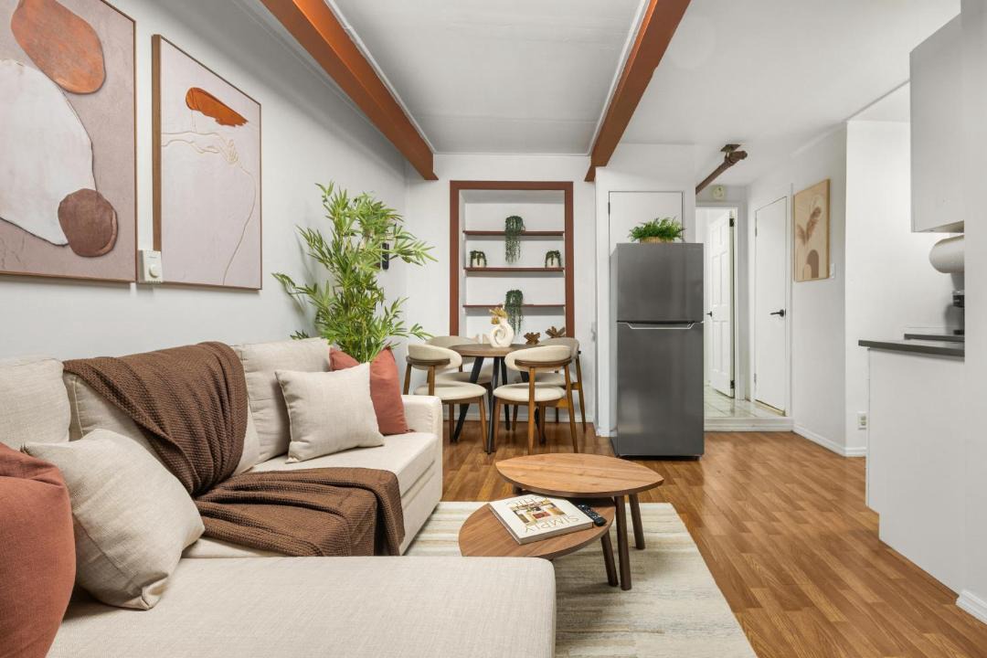 Photo of Others in Brooklyn Heights