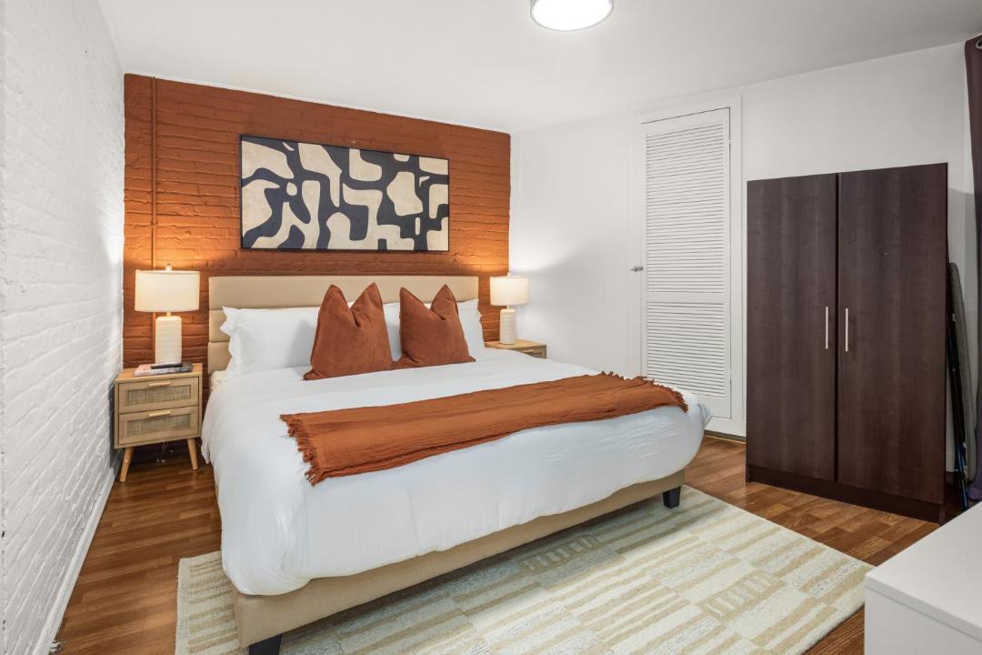 Photo of Others in Brooklyn Heights