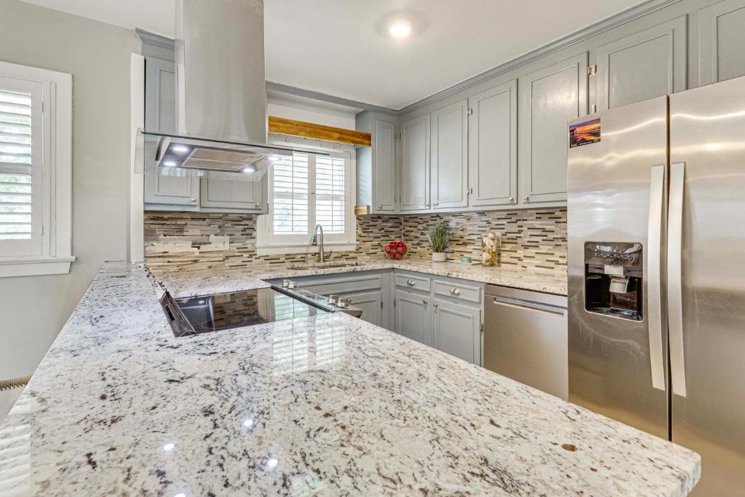 Photo of Kitchen in Coliseum Central