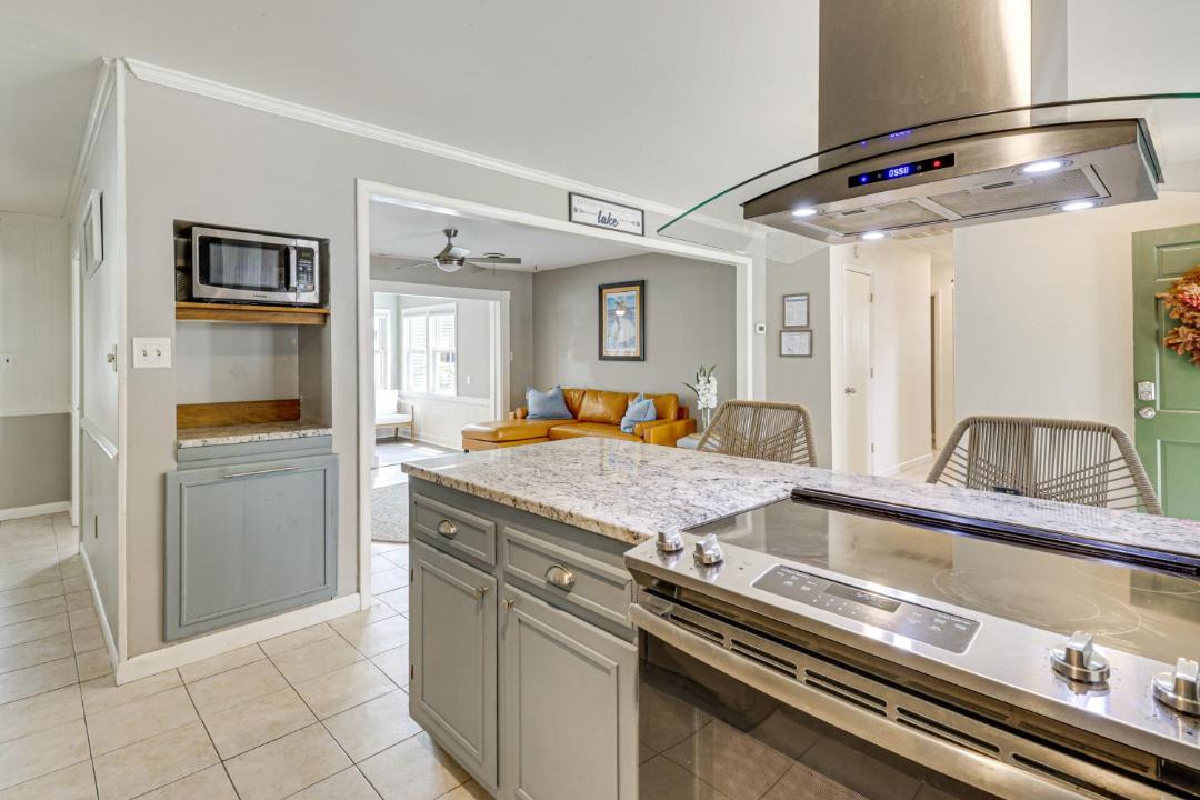 Photo of Kitchen in Coliseum Central