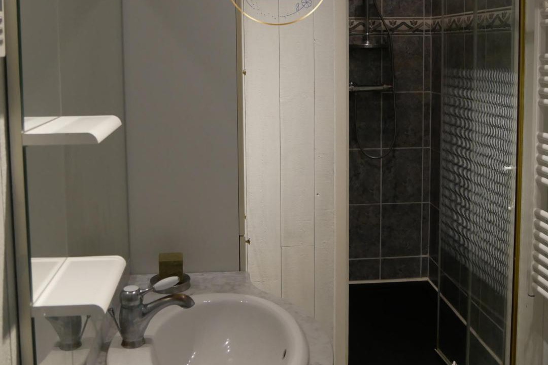 Photo of Bathroom in Douzat