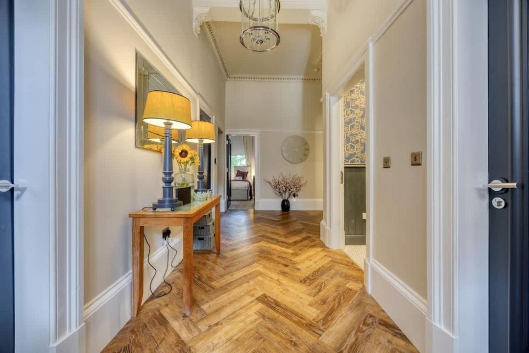 Photo of Others in Kelvinbridge