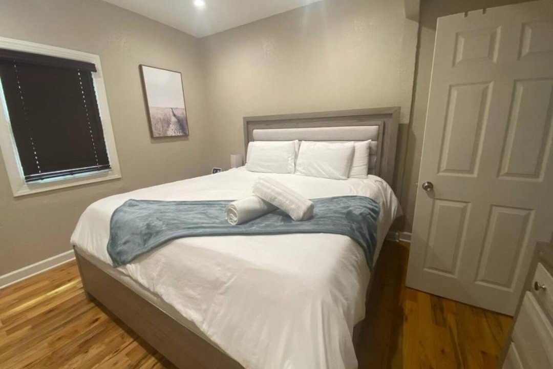 Photo of Bedroom in North Chicago