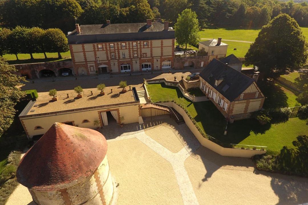 Photo of Others in Fresneaux-Montchevreuil