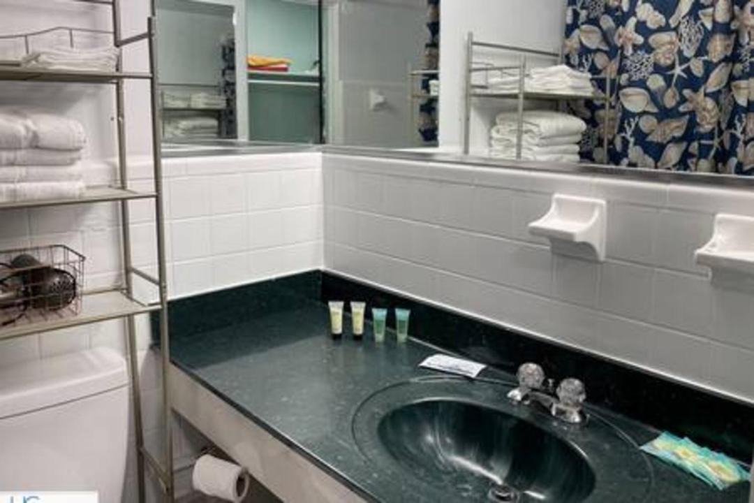 Photo of Bathroom in Bostwick Park