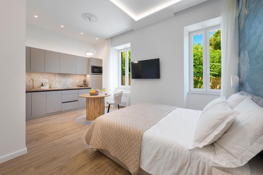 Photo of Bedroom in Pile