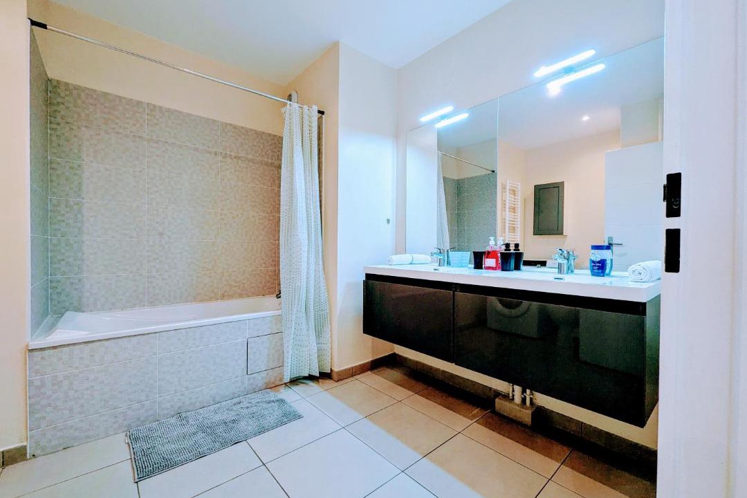 Photo of Bathroom in Clamart