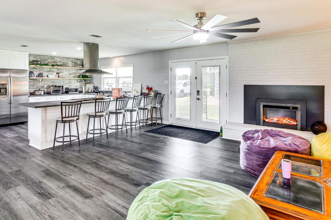 Photo of Others in Albany