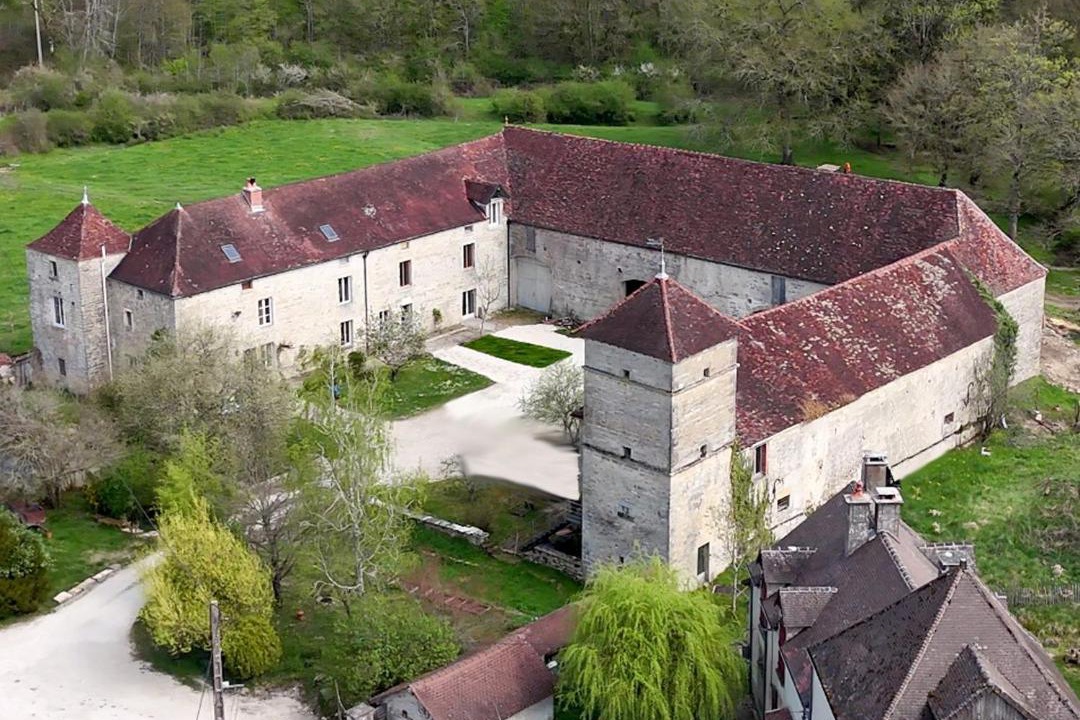 Photo of Buildings in Quincerot