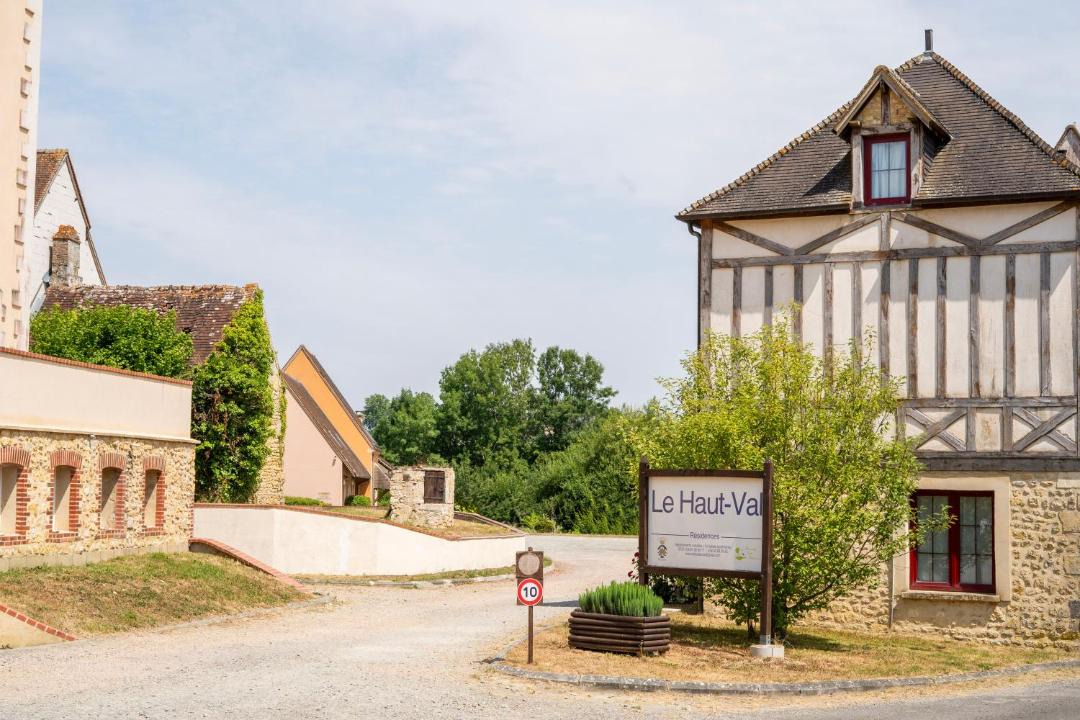 Photo of Buildings in Belleme