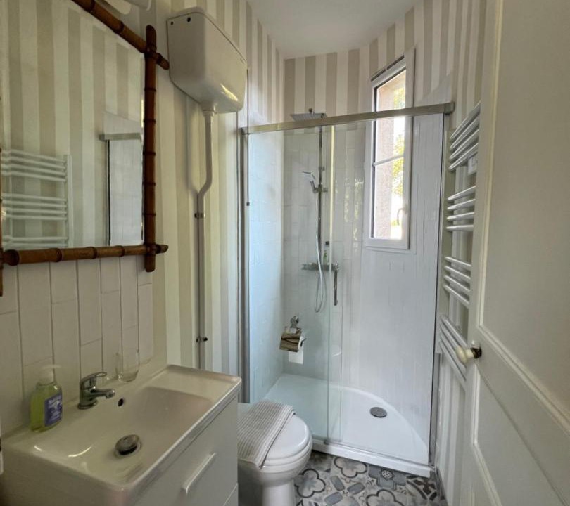 Photo of Bathroom in Montfort-sur-Meu