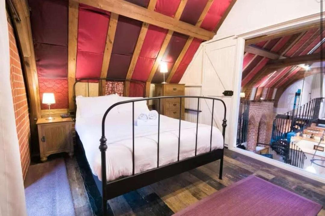 Photo of Bedroom in Netley