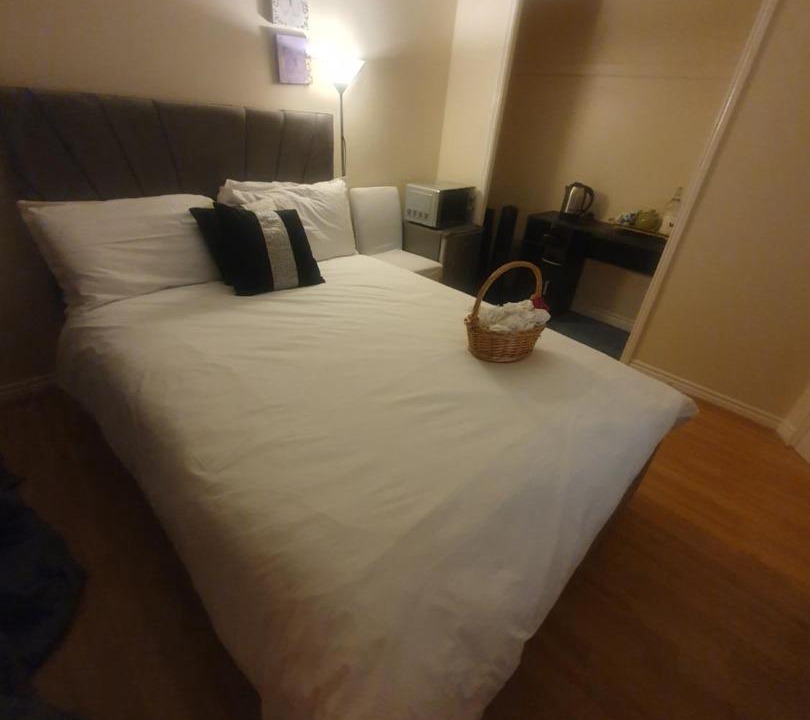 Photo of Others in Thames