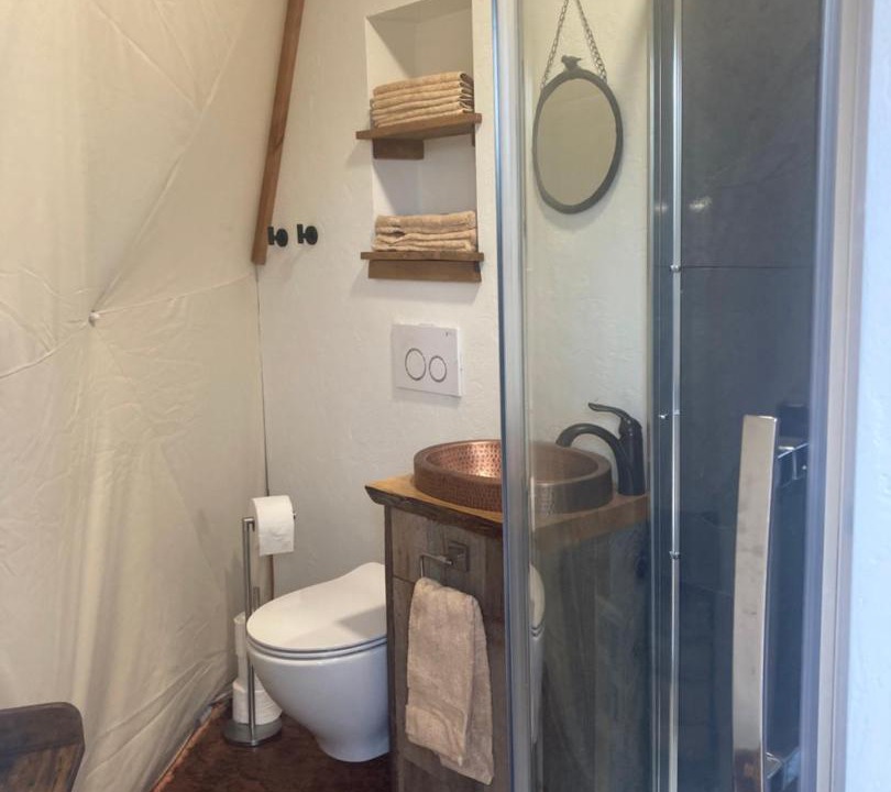 Photo of Bathroom in Wapiti