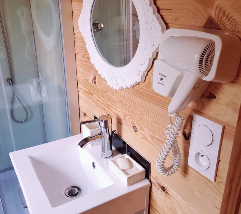 Photo of Bathroom in Maisod