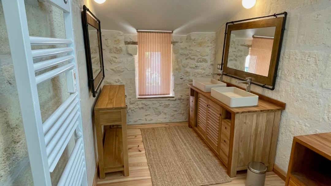 Photo of Bathroom in Grezillac