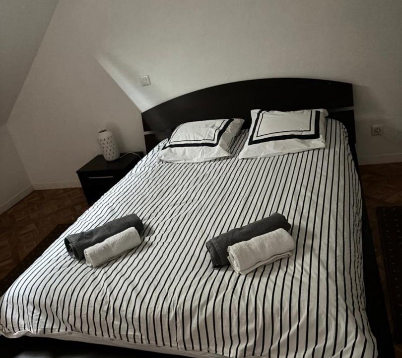 Photo of Bedroom in Bourg-le-Roi