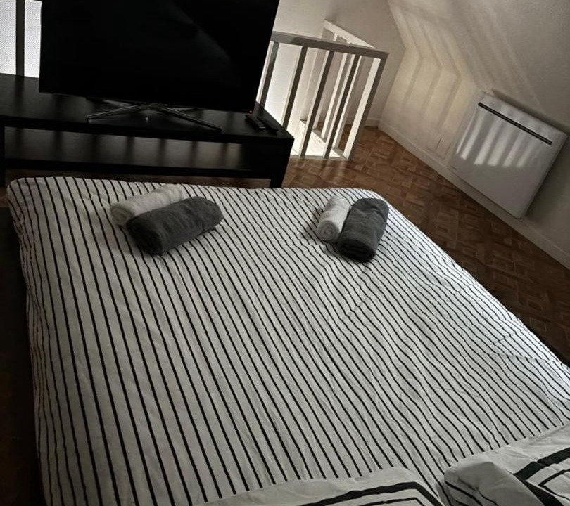 Photo of Bedroom in Bourg-le-Roi