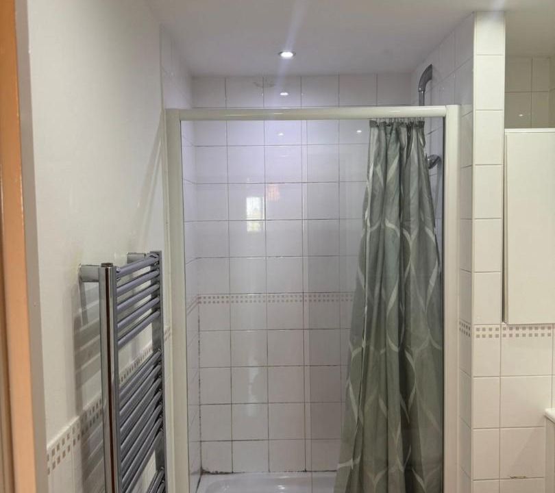 Photo of Bathroom in Addiscombe