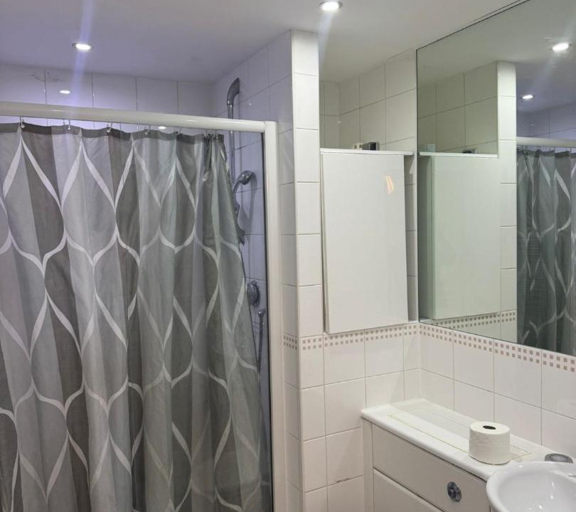 Photo of Bathroom in Addiscombe