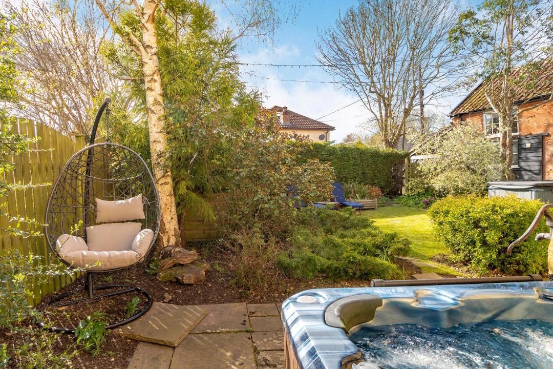 Photo of Others in Saham Toney