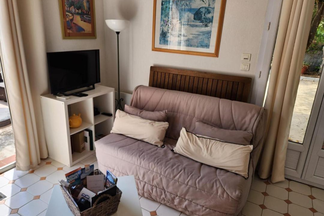 Photo of Others in Cabasson