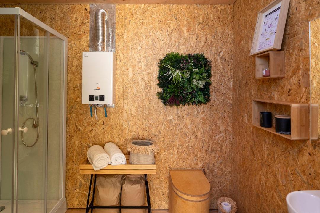 Photo of Others in Vif