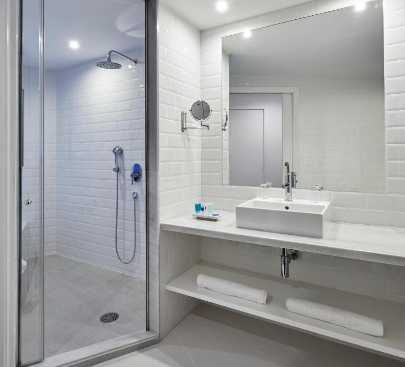 Photo of Bathroom in Lloret Town Center