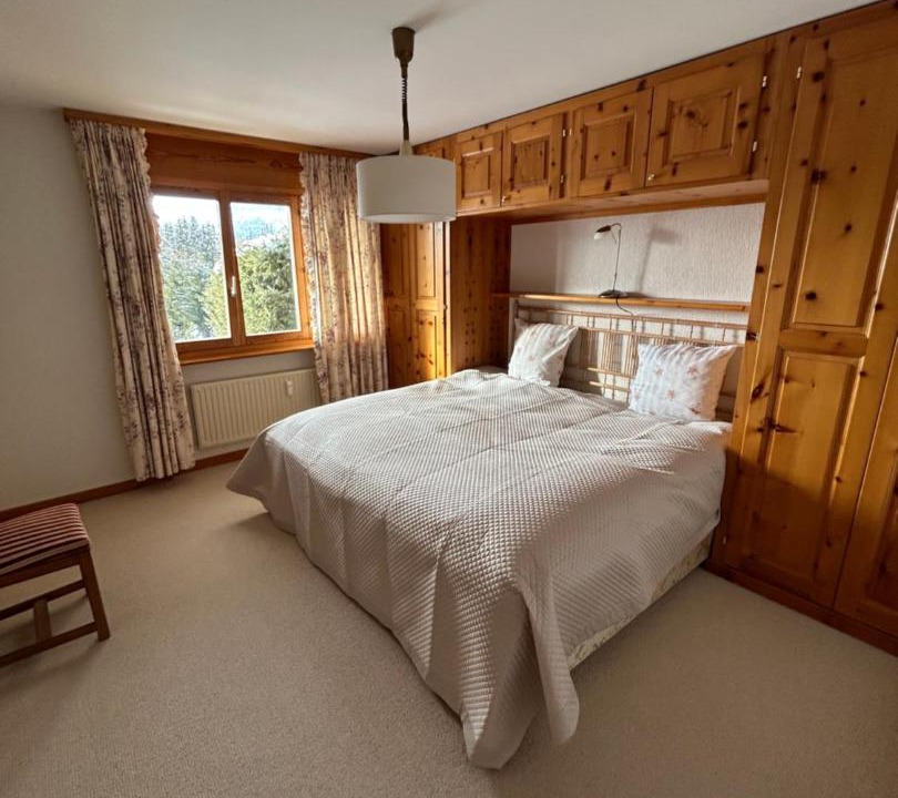 Photo of Bedroom in Lens