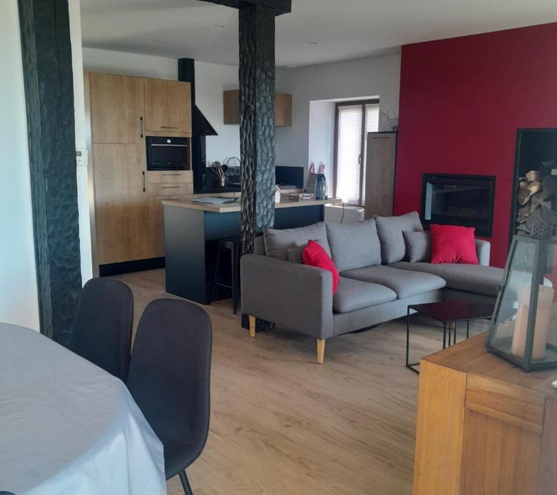 Photo of Livingroom in Confolent-Port-Dieu