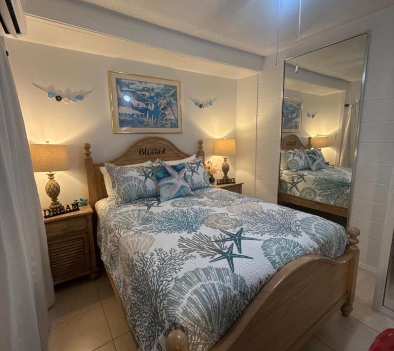 Photo of Bedroom in Bayshore Gardens