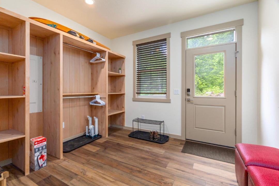 Photo of Others in Packwood