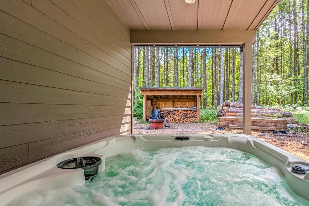 Photo of Others in Packwood