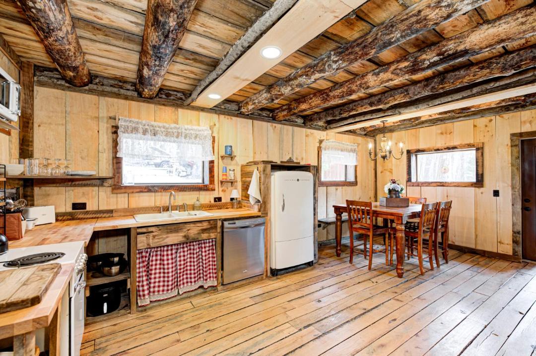 Photo of Kitchen in Helmsburg