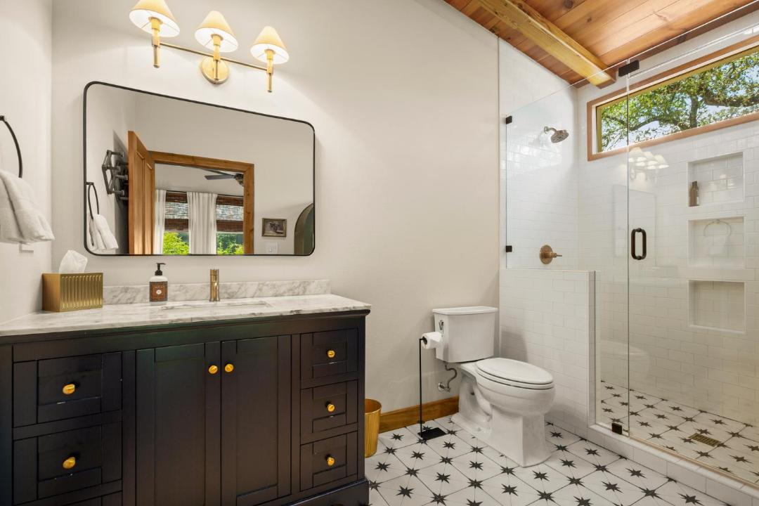 Photo of Bathroom in South Lamar