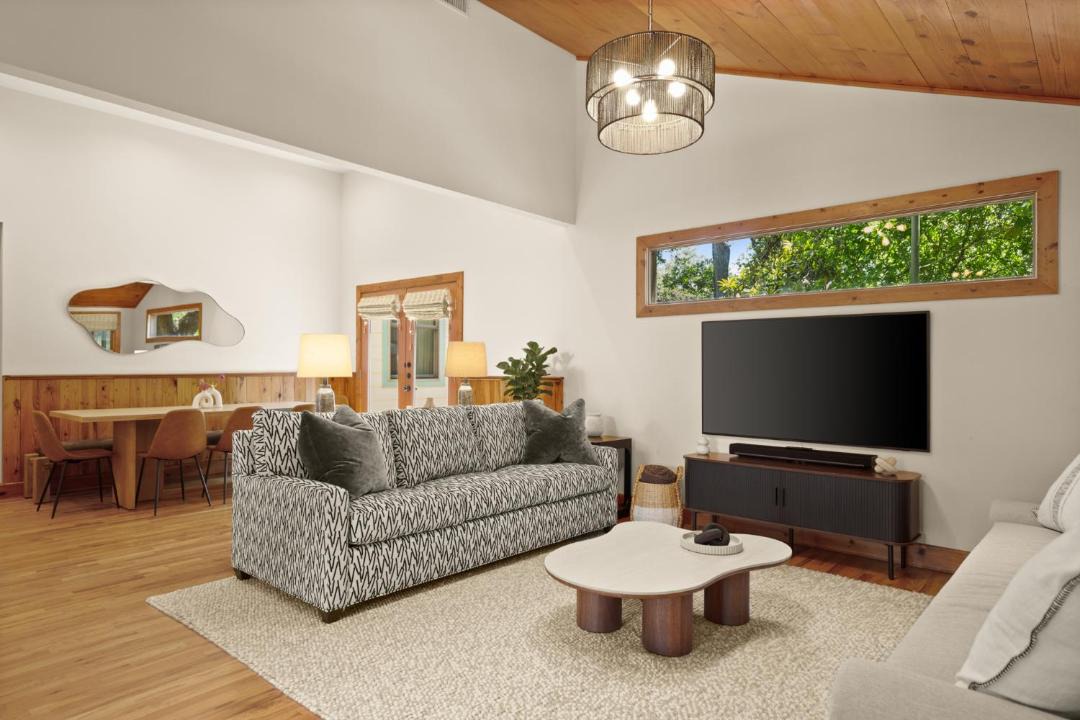 Photo of Livingroom in South Lamar