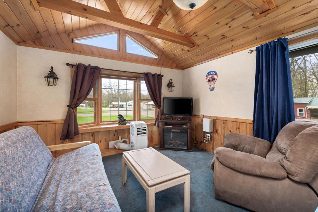 Photo of Others in Russell