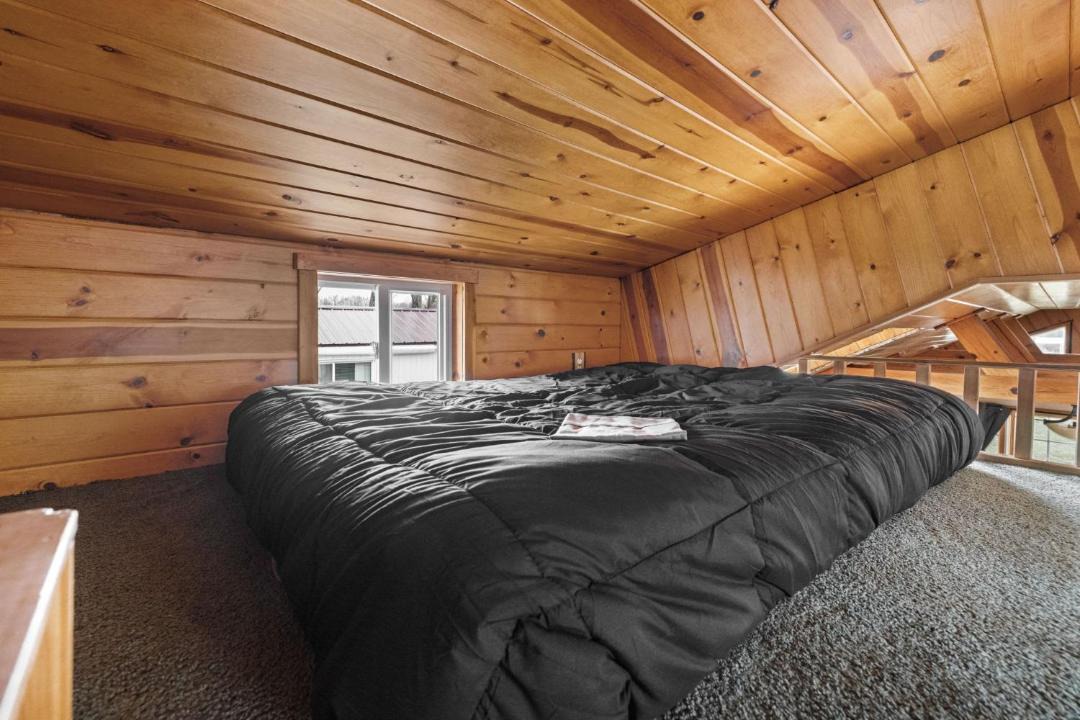 Photo of Bedroom in Russell