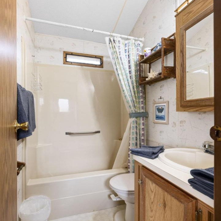Photo of Bathroom in Russell