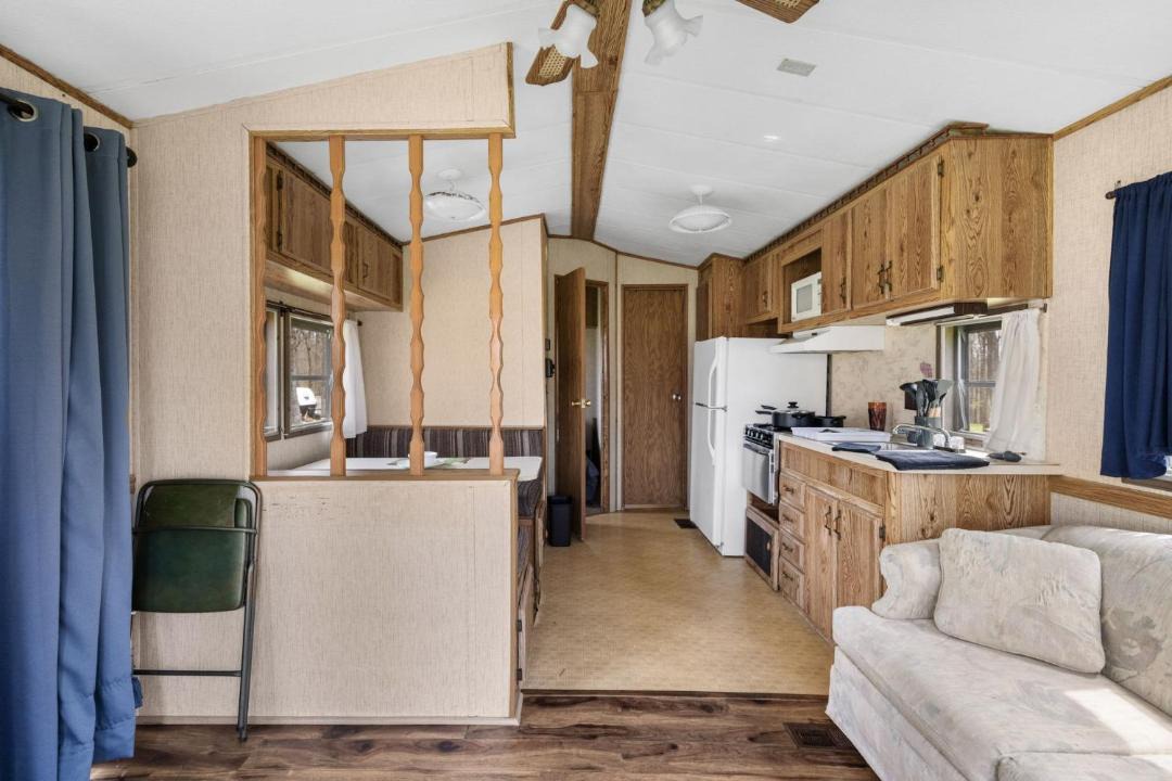 Photo of Others in Russell