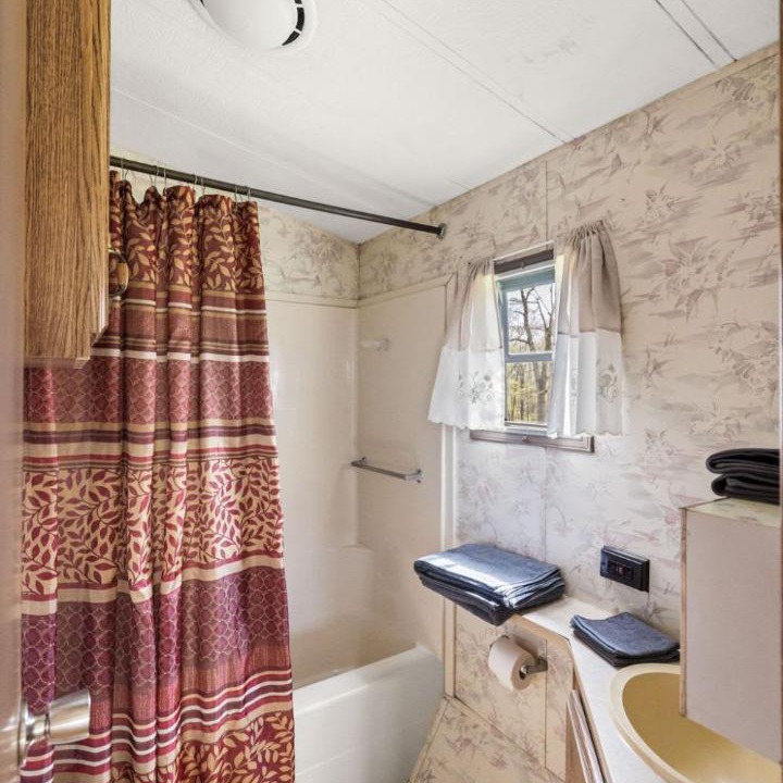 Photo of Others in Russell