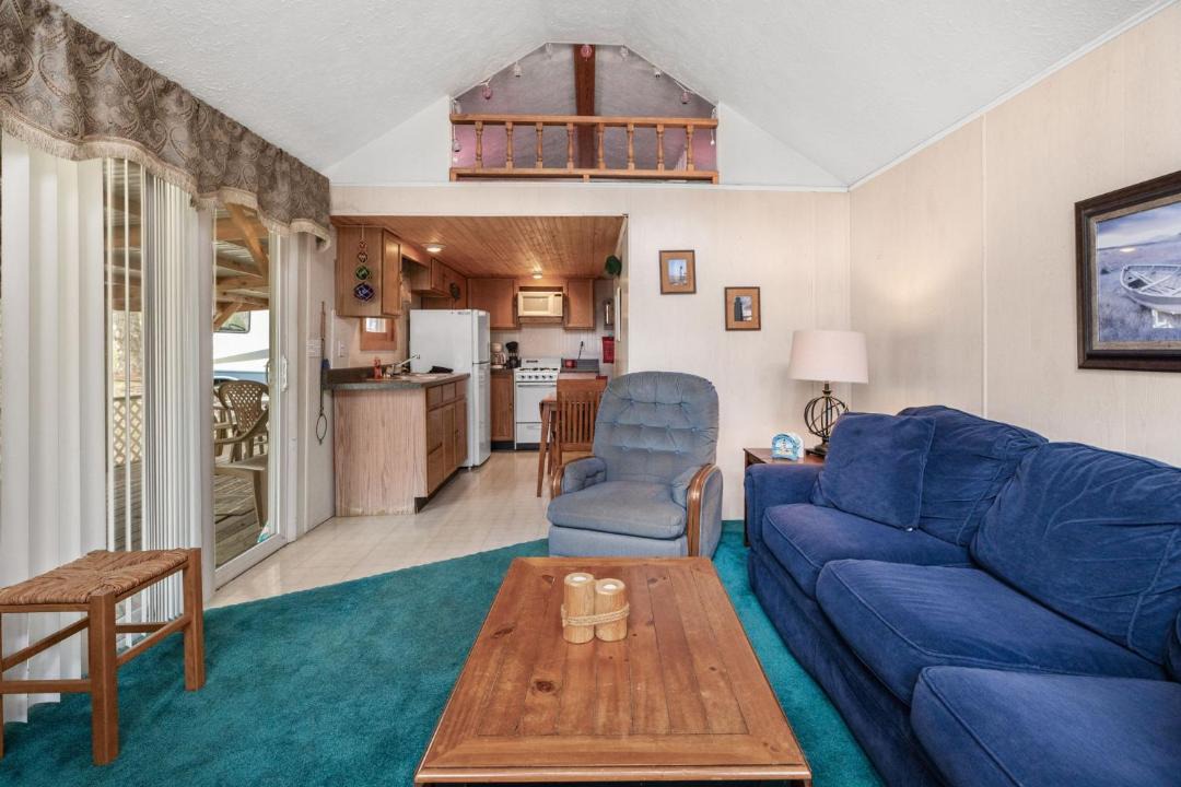 Photo of Others in Russell